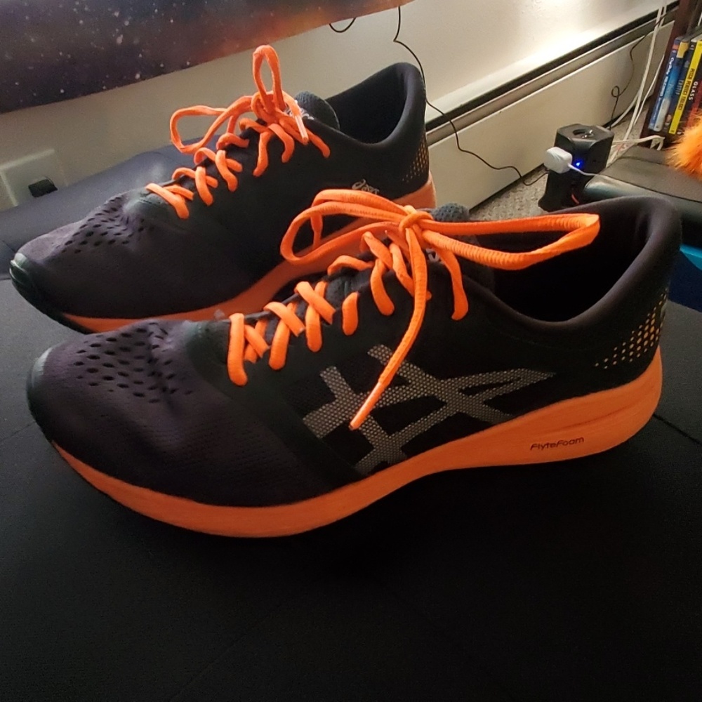 asics RoadHawk FF flyte foam trainer | 10.5